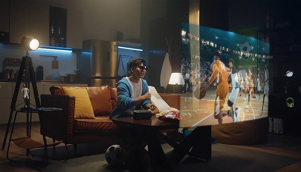 大画面でエンタメコンテンツを楽しめる「au Smart Glasses」を3月15日