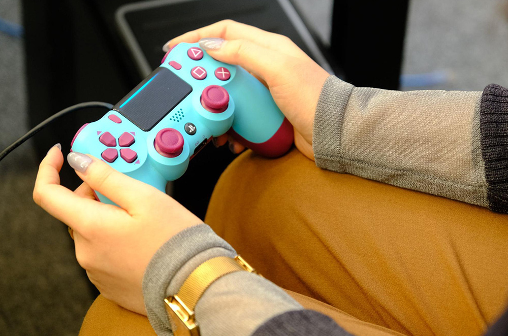 一般社員が スト プロゲーマーのレクチャーを受けたら 1ヶ月でどこまで上手くなれるのか 前編 一般社員が スト プロゲーマーのレクチャーを受けたら 1ヶ月でどこまで上手くなれるのか 前編